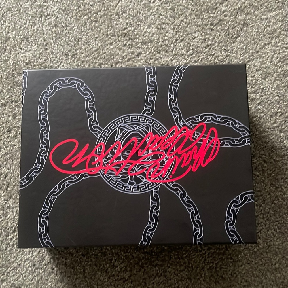 100% Authentic Men’s Versace Orange Cross Chainer ‼️